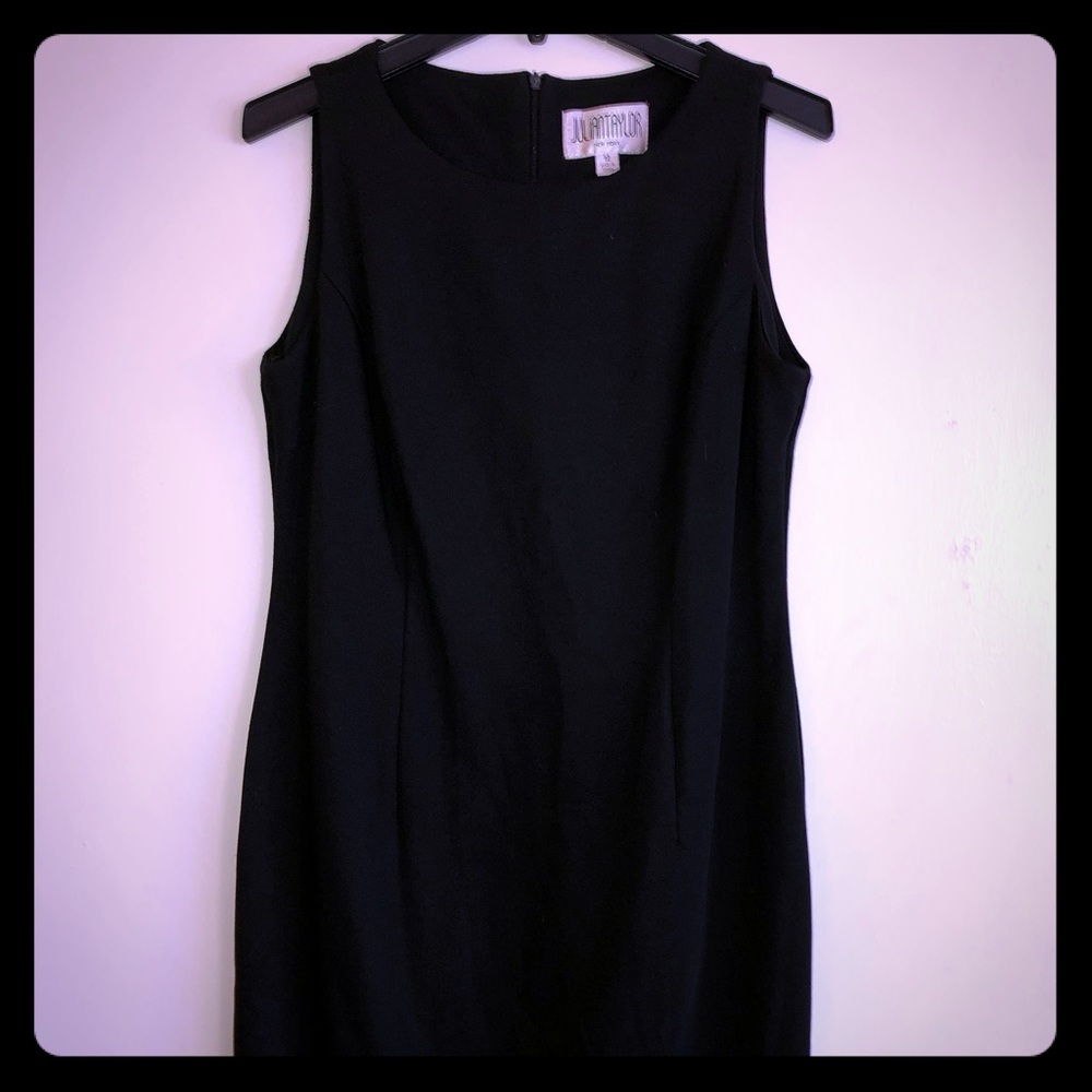 Julian Taylor sleek fitted Black sleeveless dress